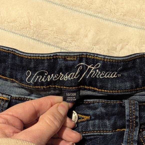 High Rise Universal Thread Jeans - Picture 4 of 7